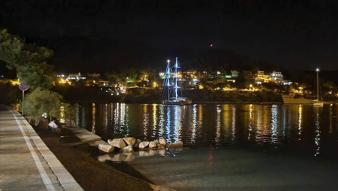 Cijeli dan usidrena malteška jedrilica na kabelu visokog napona: "Kakvi to skiperi plove?!"