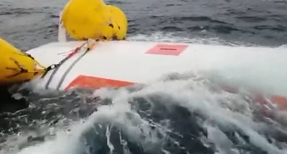 Francuz preživio 16 sati unutar prevrnute jedrilice u Atlantskom oceanu