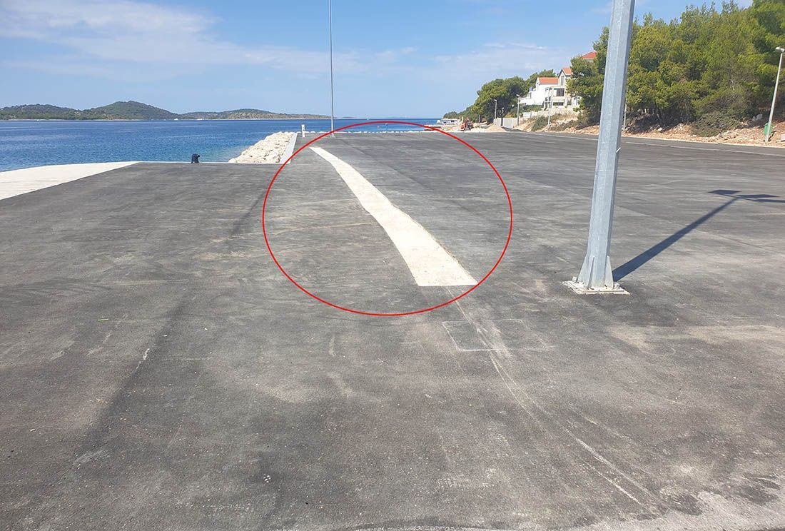 Dovršili rivu na Kapriju, pa se sjetili da su zaboravili struju i... iskokopali ponovo