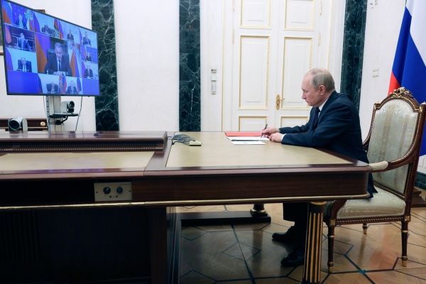 Putin podivljao: "Nećemo vam dati plin, naftu, ugljen, ulje, ništa! Smrznut ćete se kao vučji rep u ruskoj bajci!"