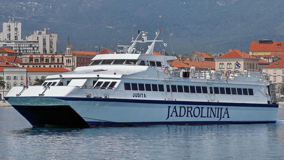 Katamaranska linija Vis - Split u prekidu