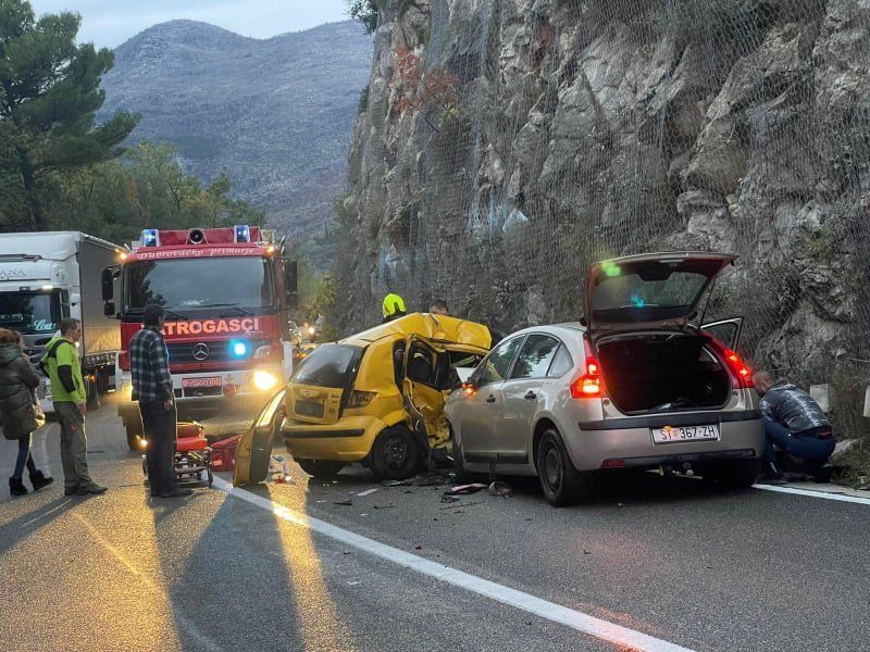 Jedna osoba poginula, a dvije teško ozlijeđene u jučerašnjoj teškoj nesreći kod Slanog