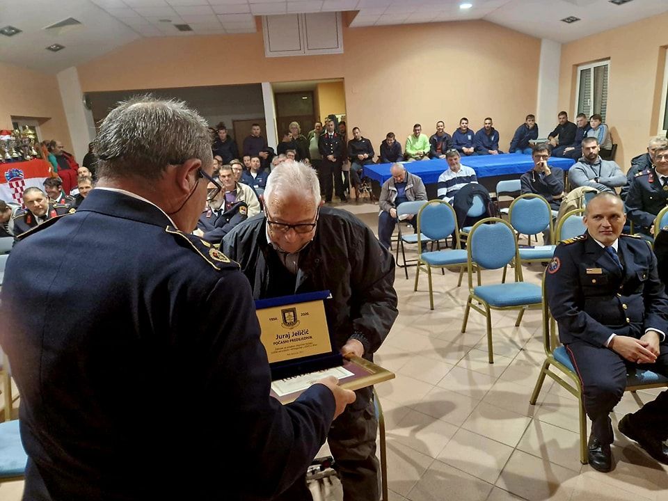 Nagrađeni najbolji hvarski vatrogasci