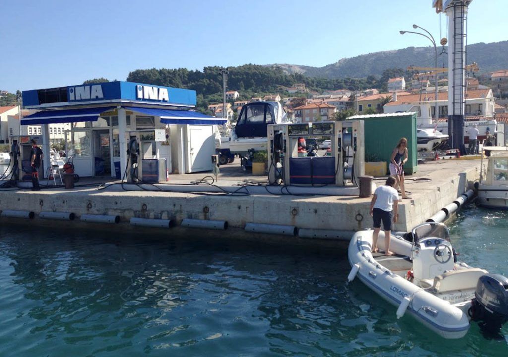 Ovo su nove, od utorka bitno jeftinije cijene goriva
