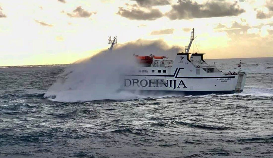 Zbog jakog juga u prekidu promet prema nekim otocima