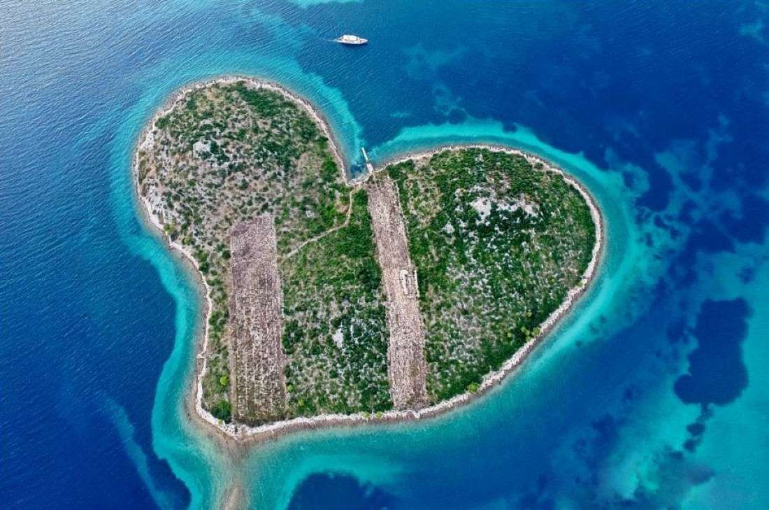 PRODAJE SE OTOK LJUBAVI Cijena je 10 milijuna eura, a vlasnici obećaju mogućnost gradnje za elitni turizam!