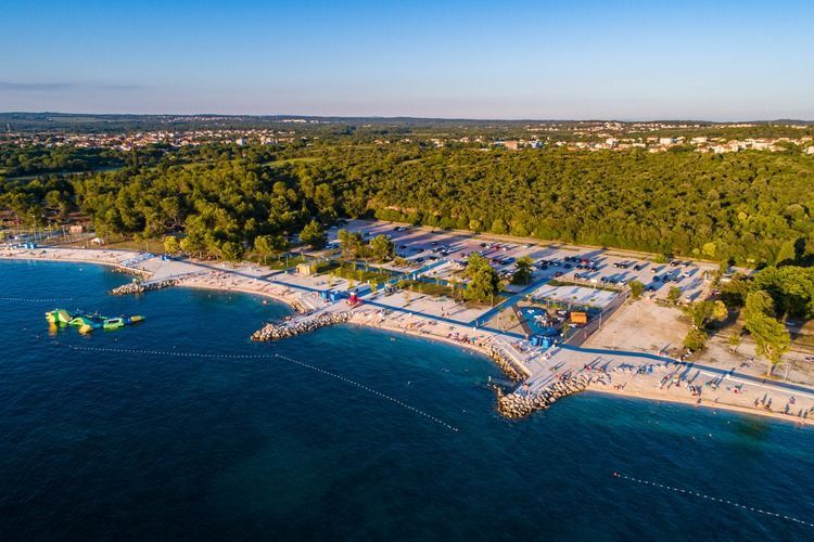 Atraktivna pulska plaža Hidrobaza ove godine dobiva još jednu zelenu površinu