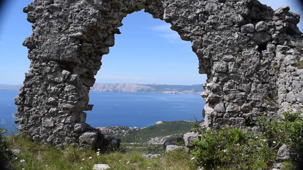 Ledenice - neistražena frankopanska utvrda u Vinodolu