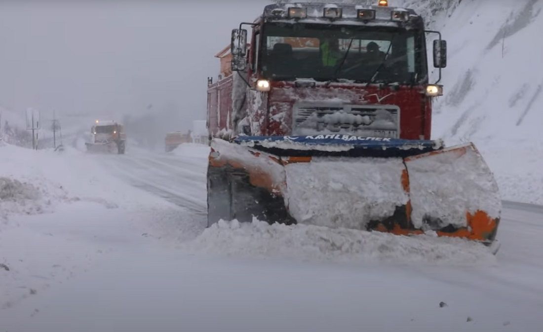 Najmanje 25 vozila ignoriralo zabrane i zaglavilo - HAC: "Vozači misle da im zimske gume ne trebaju!"