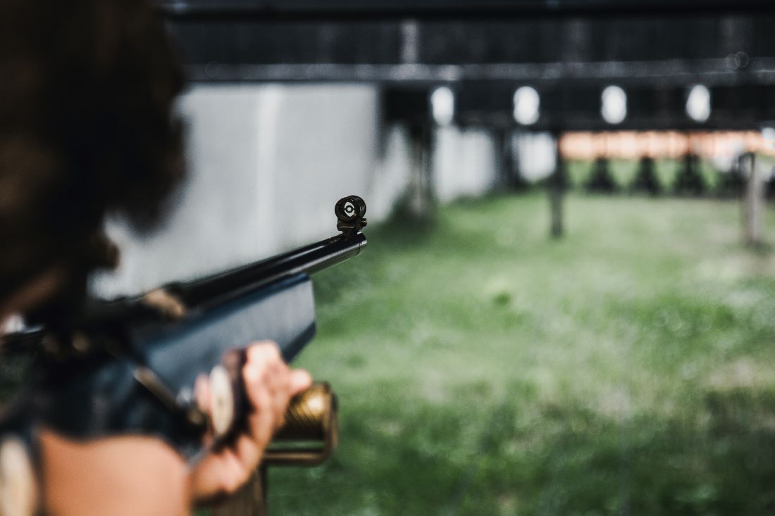 Djeca u polju kod Biograda pucala iz zračne puške, jedno dijete ozlijeđeno