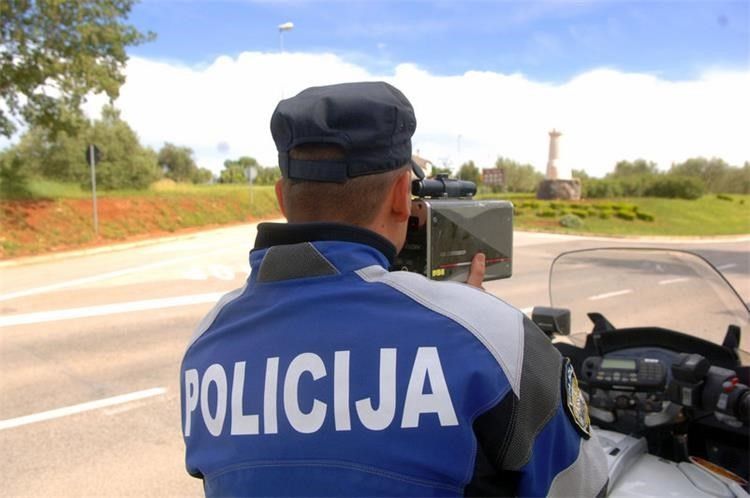 S 3,37 promila alkohola u krvi provozao se Jadranskom magistralom