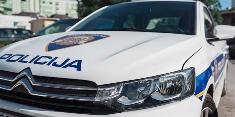 Jaka eksplozija u Splitu - Bačena bomba na balkon kuće?