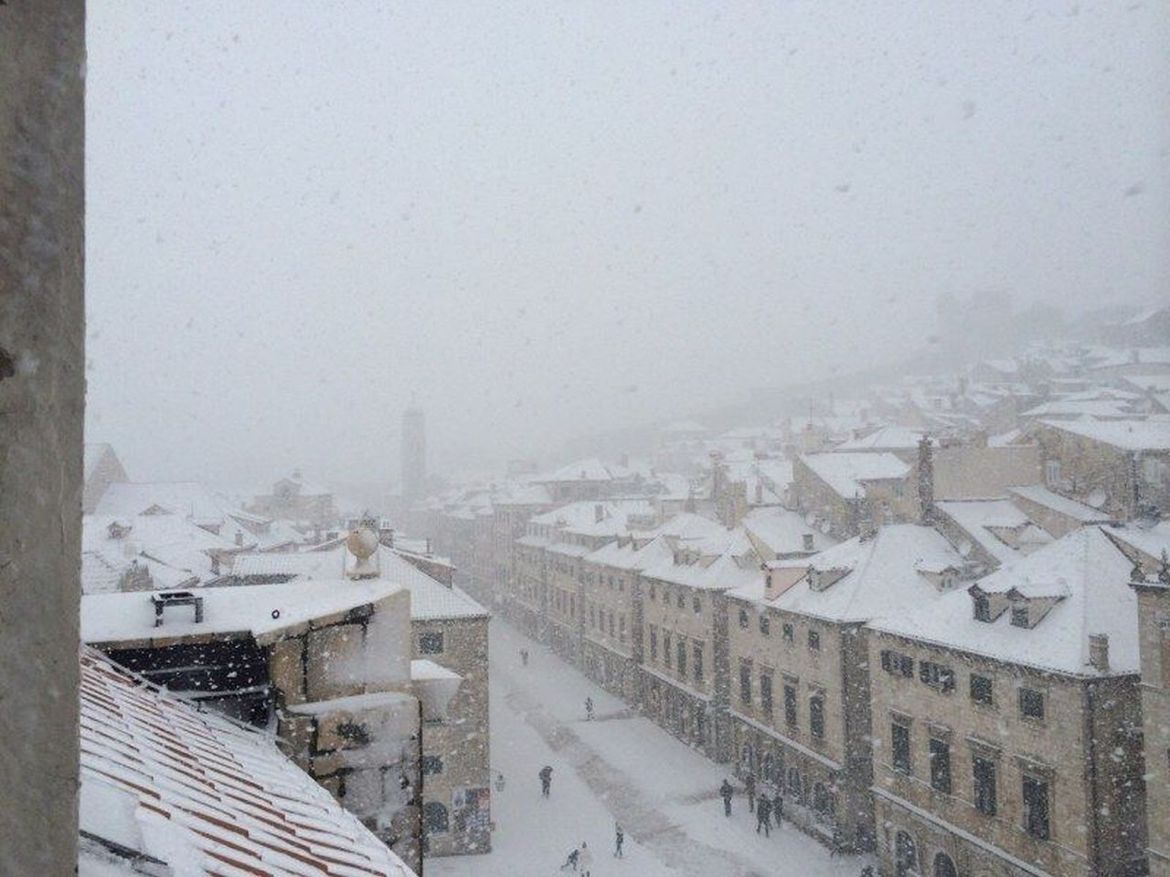 Velika promjena vremena na kraju veljače - Obilan snijeg, čak i na obali!