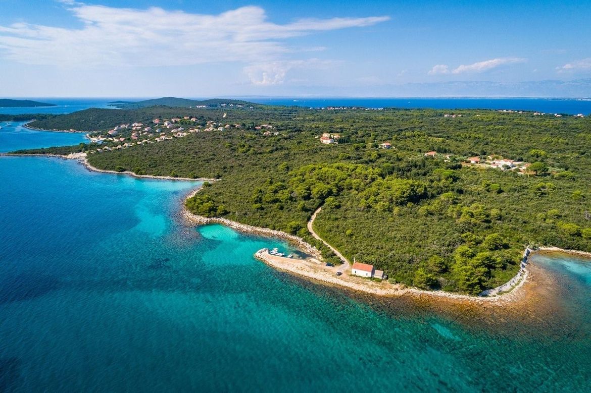 Ugljan sve popularniji za život, traži se kuća više