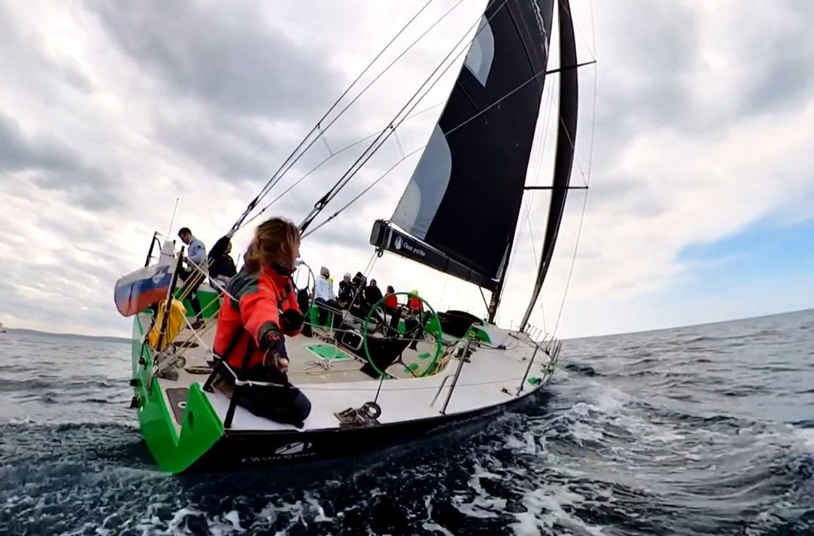 Dvanaest žena i jugo u jedrima -Cilj 2. pulska full moon regata