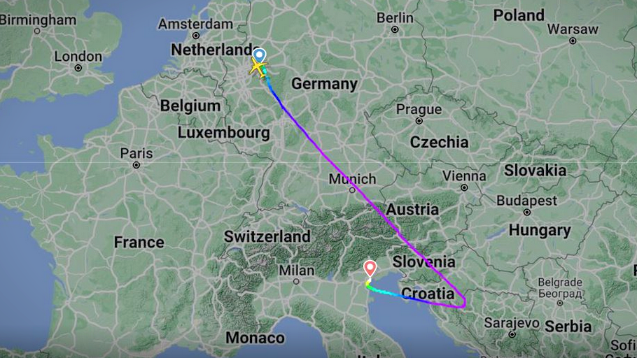 Avion iznad Hrvatske naglo promijenio smjer i preko Kvarnera sletio u Veneciju