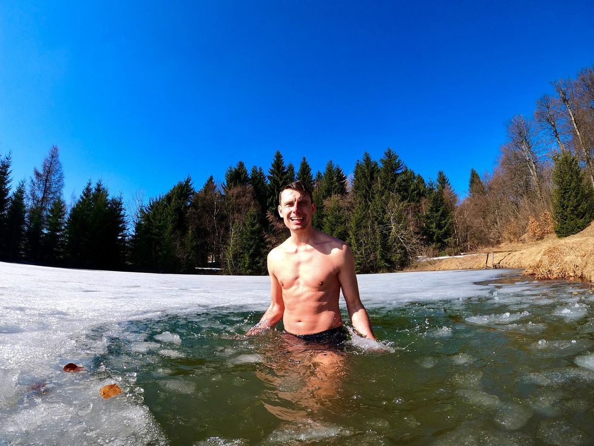 FOTO Češki ronilac na dah, u zaleđenom švicarskom jezeru zaronio na rekordnu dubinu