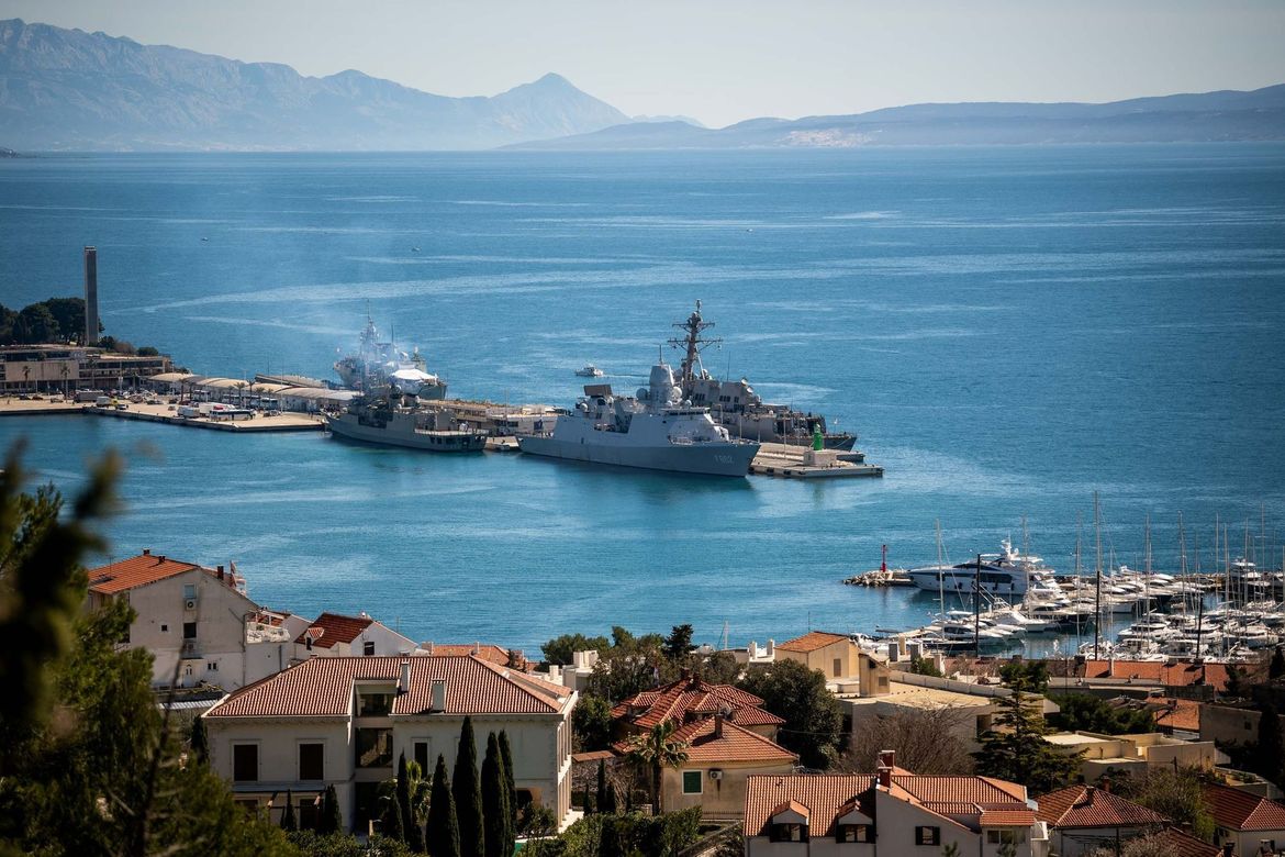 FOTO Puljak primio izaslanstvo skupine NATO brodova – SNMG2 koji u gradu pod Marjanom borave do 16. ožujka