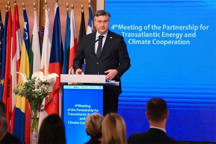 Plenković: S naftnim i LNG terminalom te Jadranskim naftovodom Hrvatska ima važnu ulogu regionalnog energetskog čvorišta