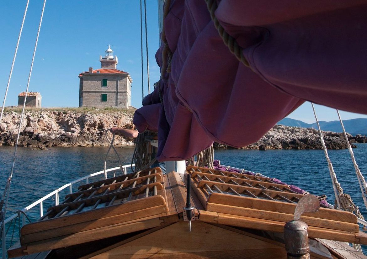 OTKRIVAMO Ministarstvo financija kaznilo Plovput jer iznajmljuju svjetionike kako bi ih održavali!