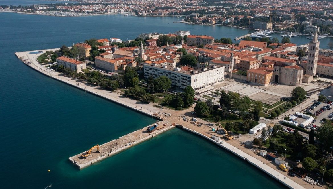 Radovi na rekonstrukciji zadarske rive vidljivo napreduju