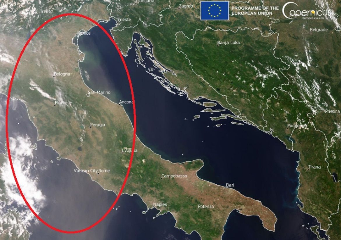 AFRIČKA PRAŠINA VIDLJIVA IZ SVEMIRA Osim vrućeg saharskog zraka, u Hrvatsku stiže i ovo