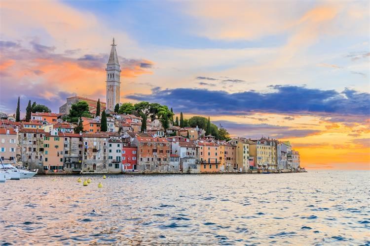 Zavod za statistiku: U travnju se nastavio dvoznamenkasti porast dolazaka i noćenja turista
