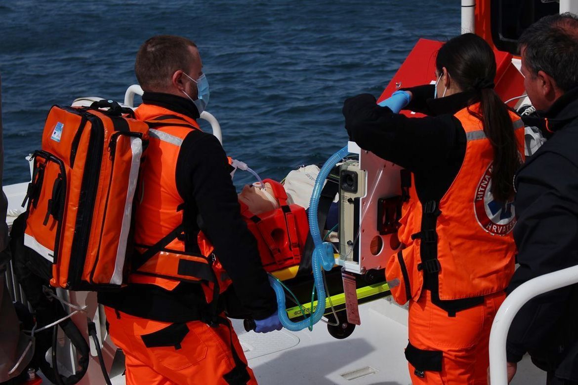 Stanovnica otoka Šipana: "Zašto transport bolesnika s otoka traje 2 sata?"