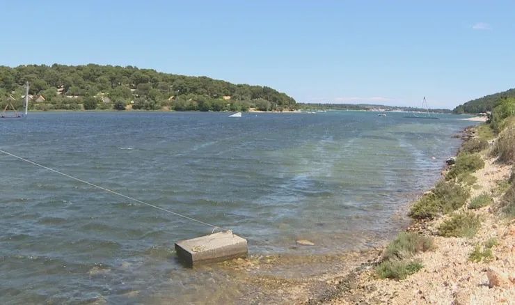 Još nije poznat uzrok zagađenja mora u laguni Šćuzi koja pripada zaštićenom području JU Kamenjak