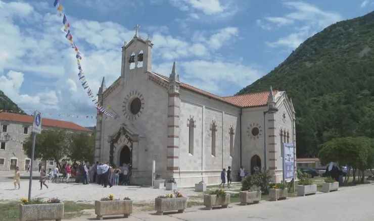 Nakon 27 godina posvećena Stonska obnovljena crkva svetoga Vlaha