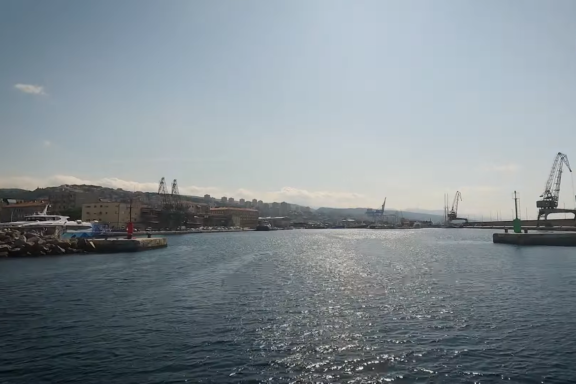 VIDEO Aci marina Rijeka- prikaz Porto Baroša s mora