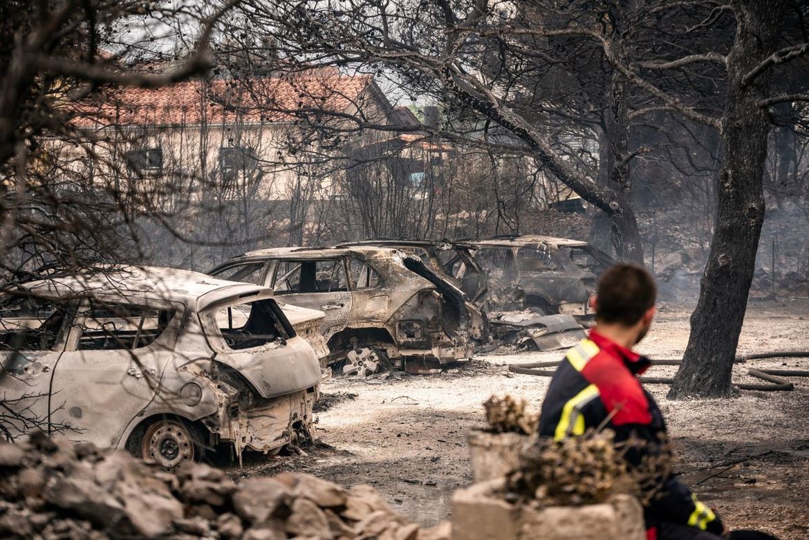Požar u Grebaštici pod nadzorom, stigao i Božinović