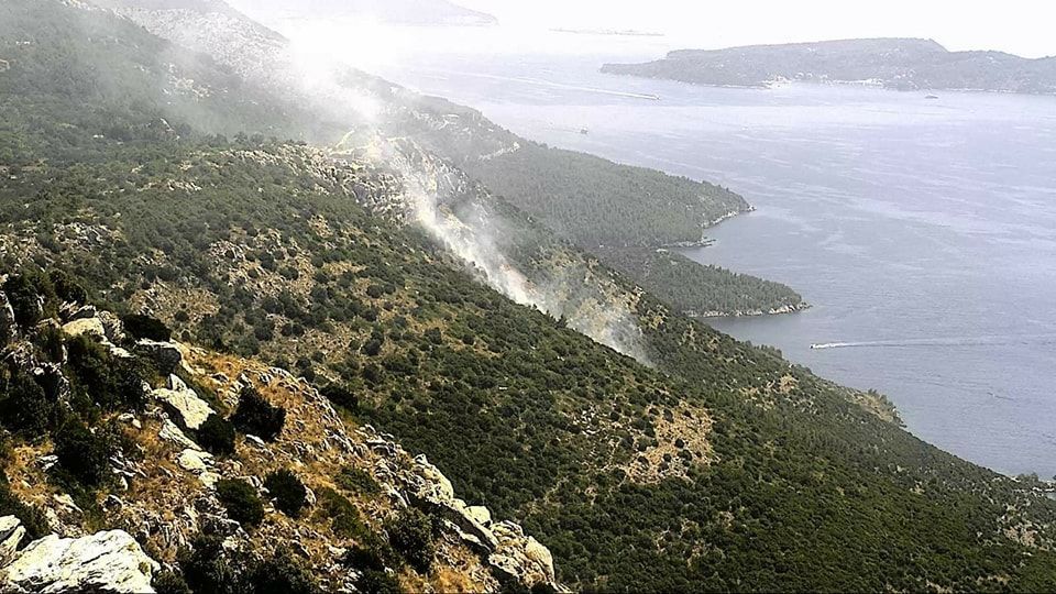 FOTO Dubrovački vatrogasci imali pune ruke posla