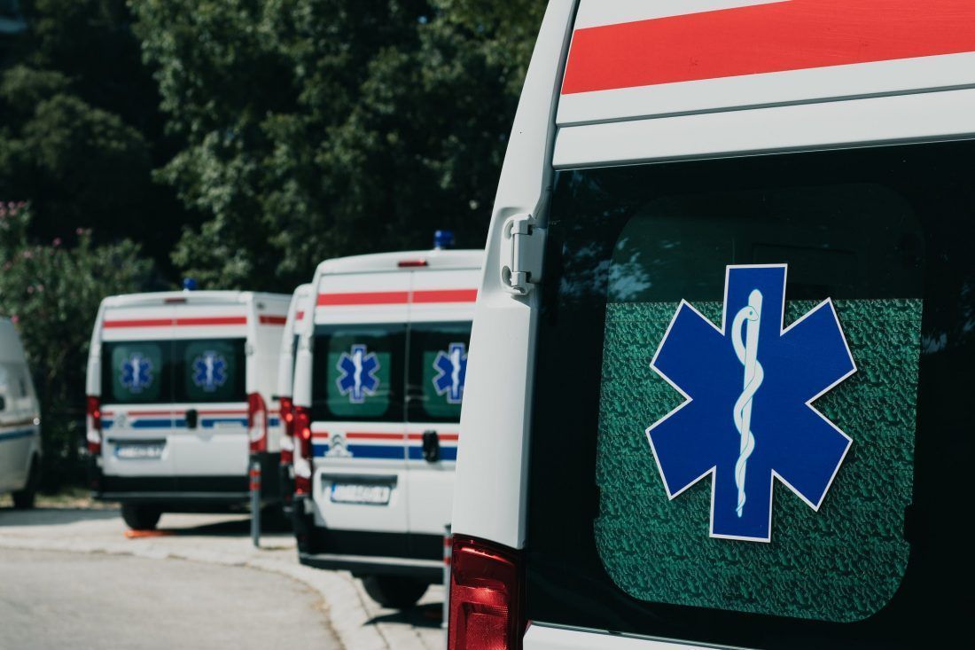 Sanitetsko vozilo na Pagu se pokvarilo, a vozač dirljivo reagirao: "Nosio bih ga na rukama, da je trebalo!"