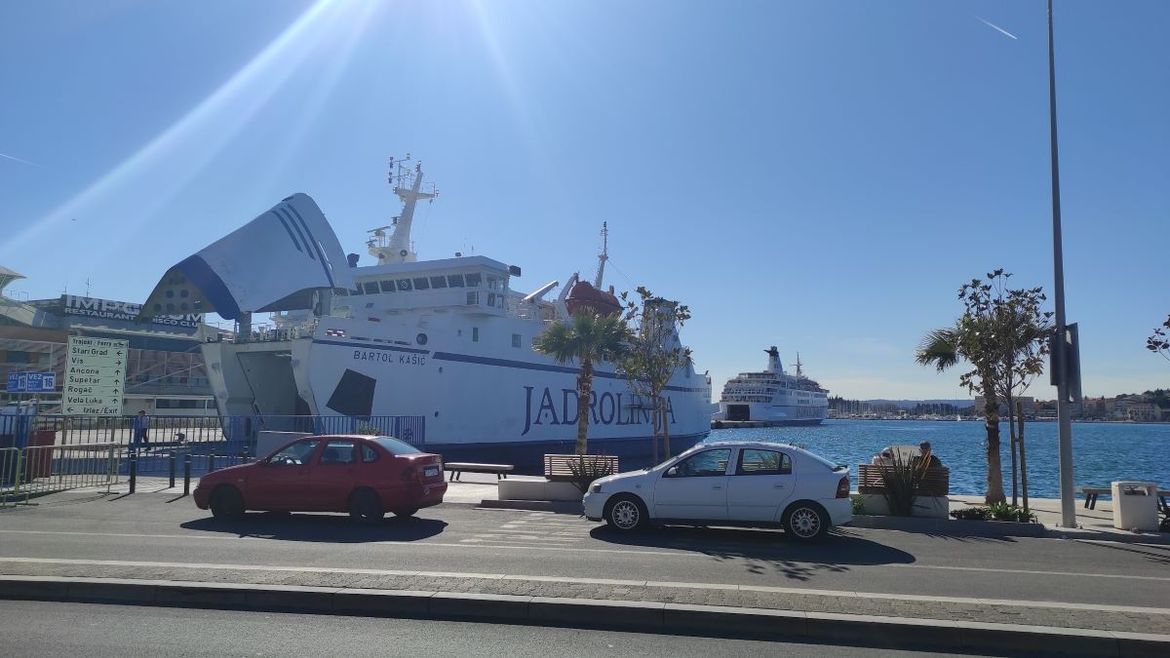 Mladi Norvežanin pao sa zida kod splitske luke i teško se ozlijedio