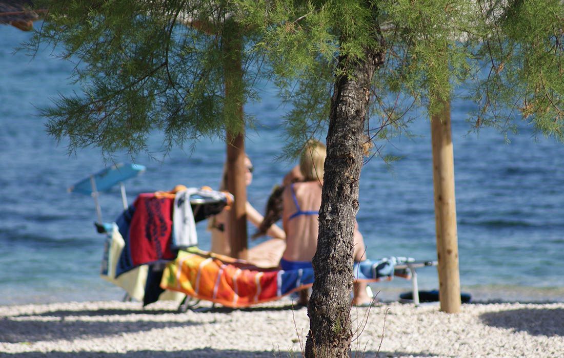 Lopovi pokrali više turista na plažama zadarskog područja