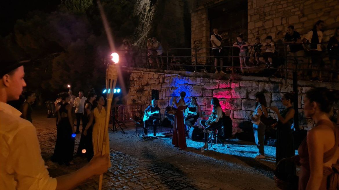 U noći svetog Lovre Rovinj je svojim posjetiteljima priredio bajkovitu atmosferu