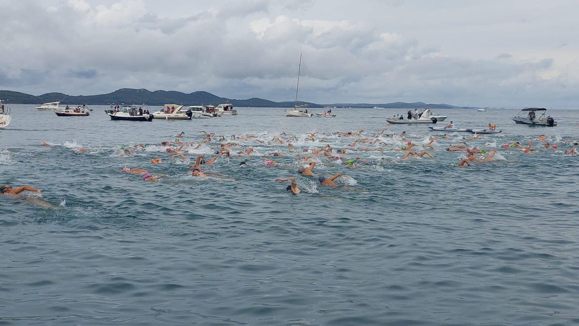 Na Dan pobjede započeo i 51. tradicionalni plivački maraton Zadar - Preko, ovaj put u 'kontra smjeru'