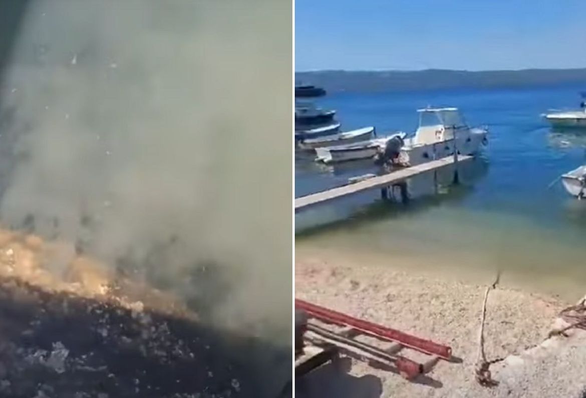U lučici Dugog Rata, odmah uz plažu izvire kanalizacija