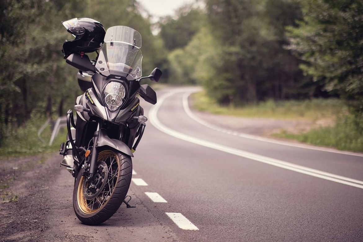 Motociklist u Makarskoj usmrtio 90-godišnjeg pješaka