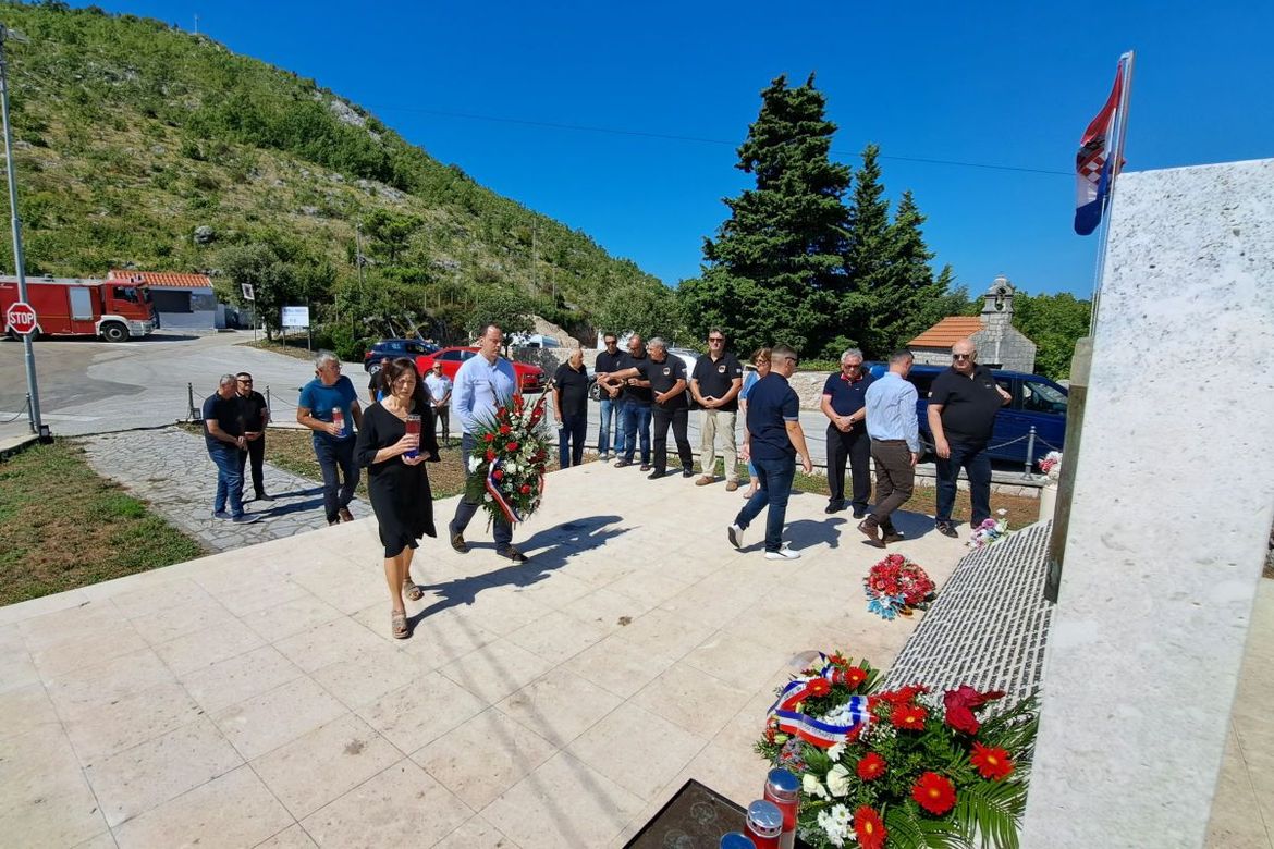 Na Osojniku odana počast poginulim braniteljima iz Ploča