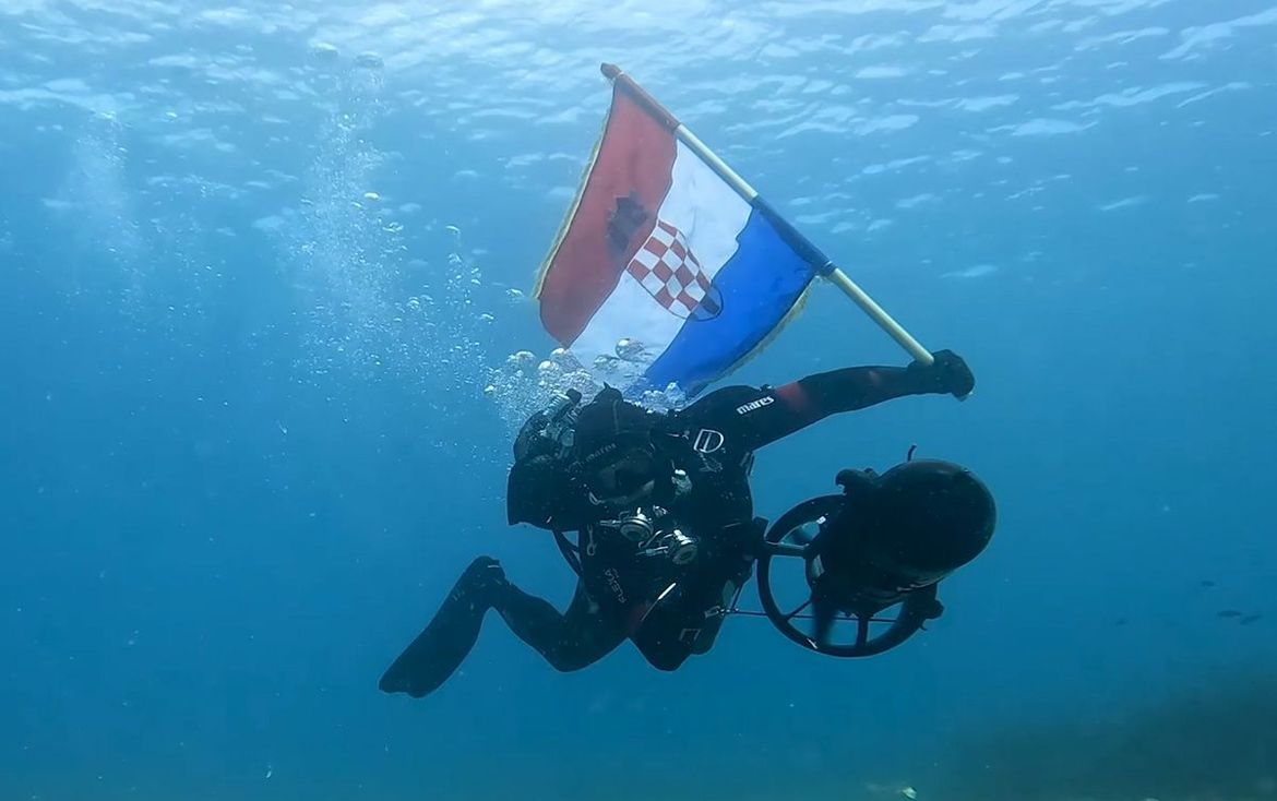 MOJOJ LIJEPOJ ZEMLJI HRVATSKOJ Ovo je video od kojeg ćete se naježiti