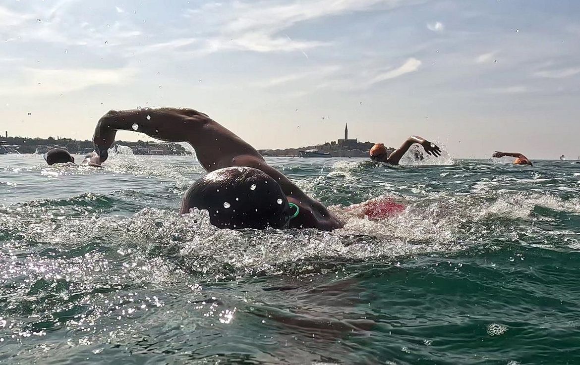 Manifestacija Od Punte do Punte, morem i kopnom, oduševila Rovinj u proslavi Dana Grada