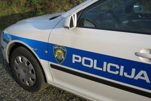 Fizički napad i pokušaj iznude novca u Tisnom!