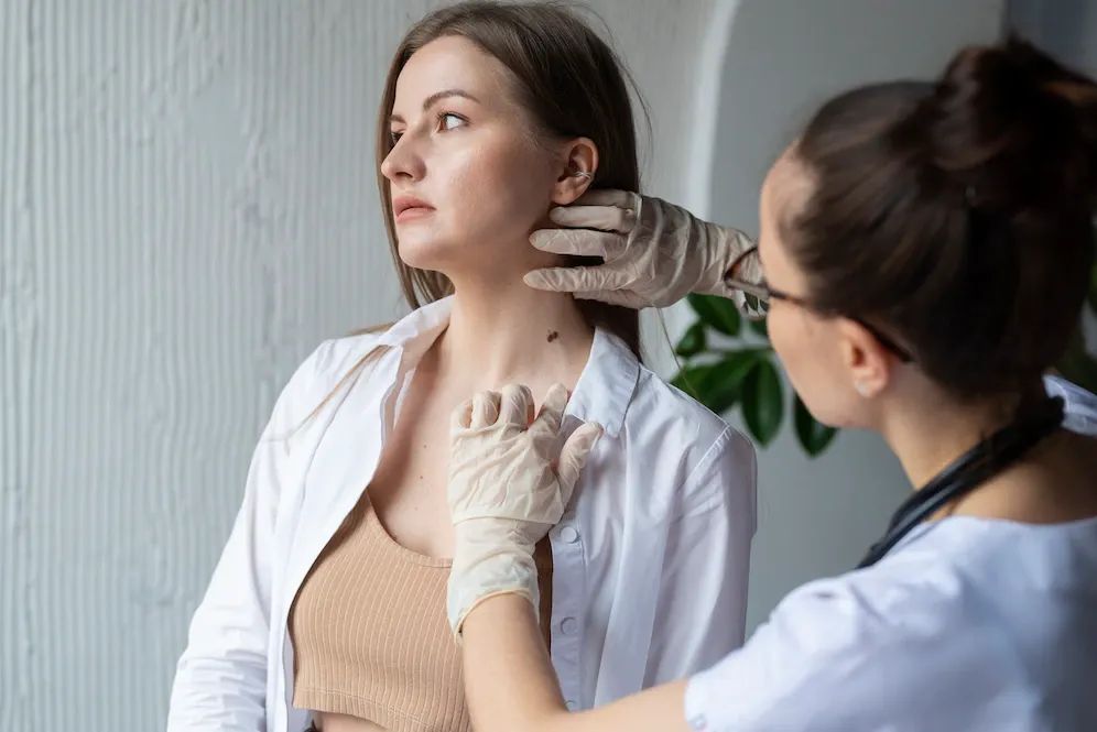 Započela akcija pregleda madeža i ranog otkrivanja melanoma na Korčuli i Pelješcu
