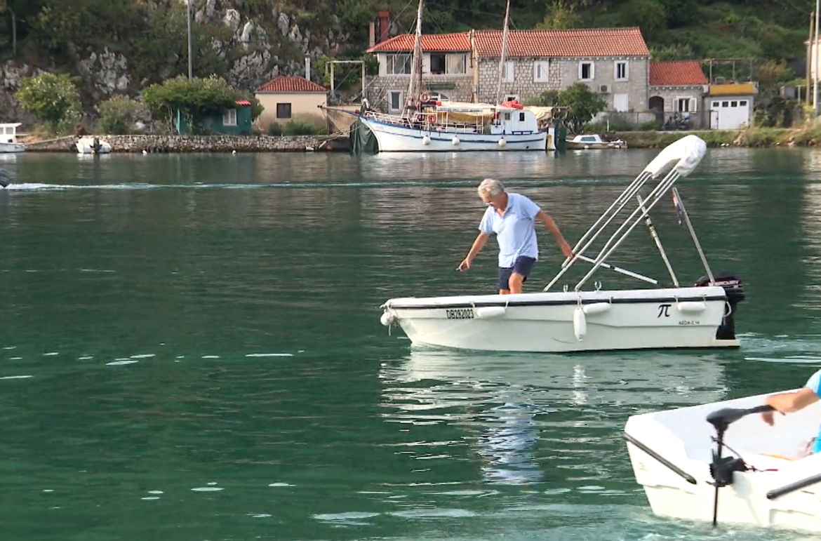 'PI' - Dug 3,14 metara, brz, nepotopiv i hrvatski - ploveći  Smart