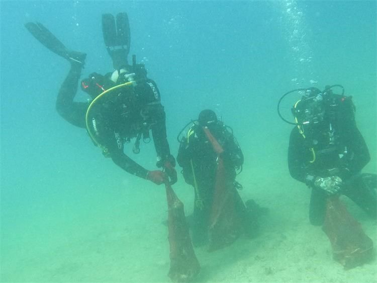 Policijski ronioci čistili podmorje Pule i dali svoj doprinos čišćem Jadranu