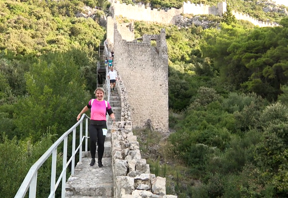 I mali i mladi i stari trčali na tradicionalnom Ston Wall maratonu