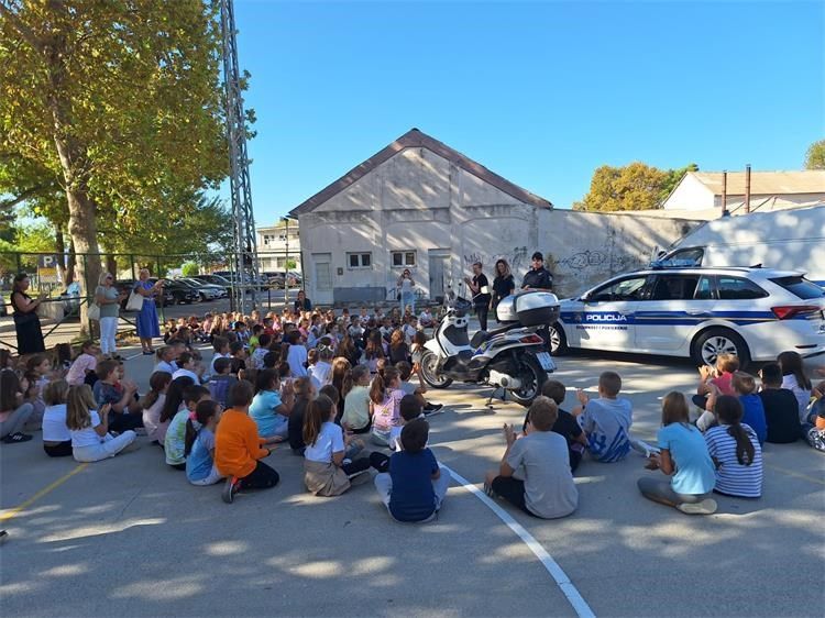 Povodom Dana policije u Splitu održana prezentacija policijske opreme i vještina
