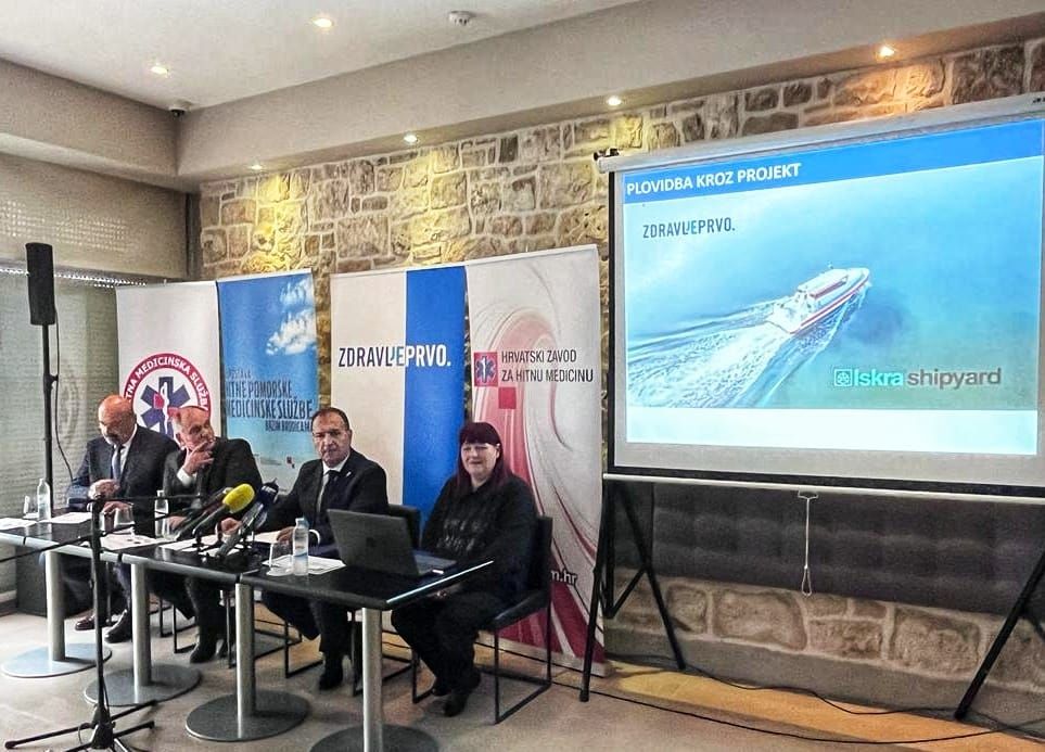 Beroš: "Primopredajom posljednje šeste brze brodice Hrvatska dobiva sveobuhvatnu hitnu pomorsku medicinsku službu"